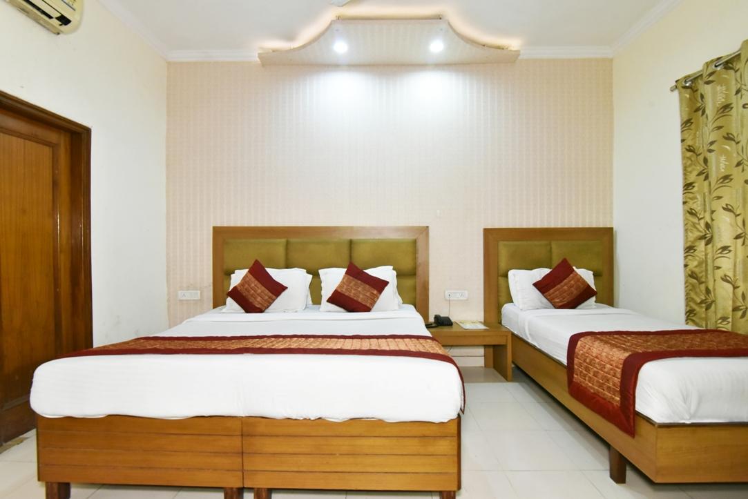 Hotel B-Comfort Amritsar Exterior photo