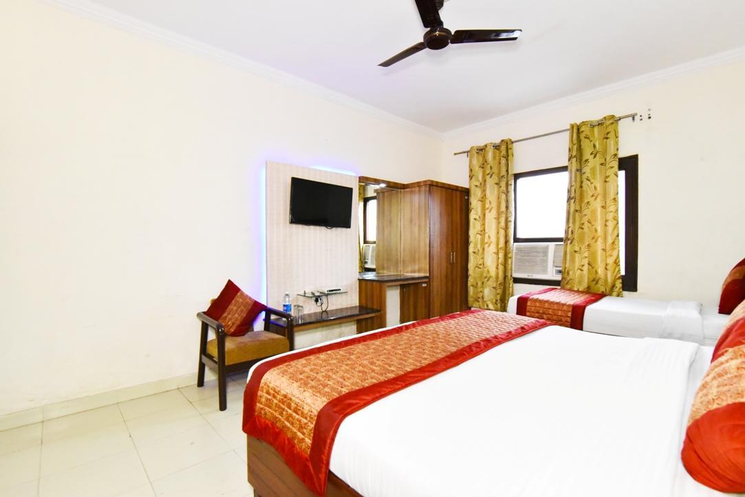 Hotel B-Comfort Amritsar Exterior photo